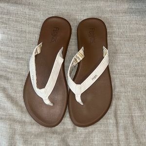 NWOT flojo tan flip flop
